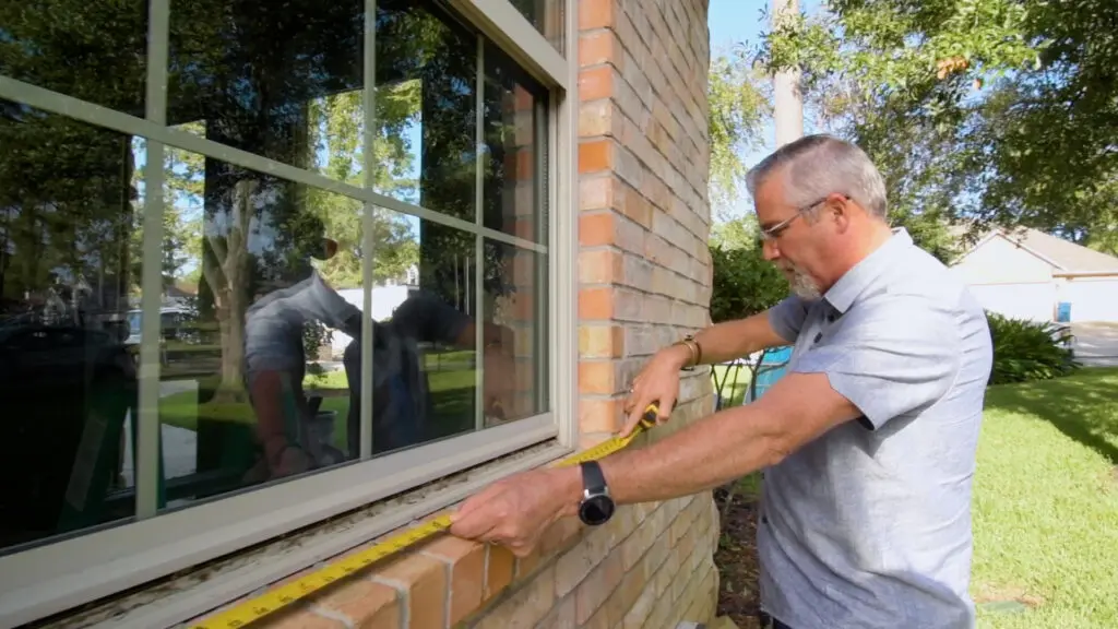 measuring a replacement window for a house